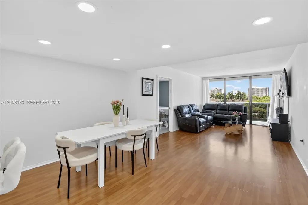 3675 N Country Club Drive Aventura FL 33180