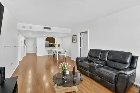3675 N Country Club Drive Aventura FL 33180
