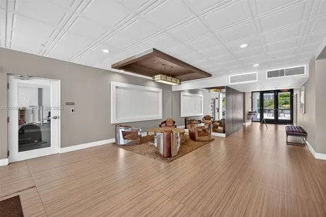 3675 N Country Club Drive Aventura FL 33180