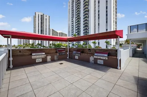 3675 N Country Club Drive Aventura FL 33180