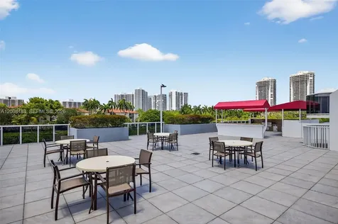 3675 N Country Club Drive Aventura FL 33180