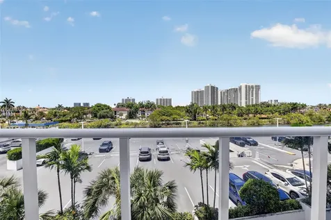 3675 N Country Club Drive Aventura FL 33180