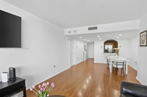 3675 N Country Club Drive Aventura FL 33180