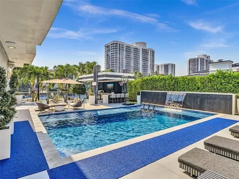 307 Holiday Drive Hallandale Beach FL 33009