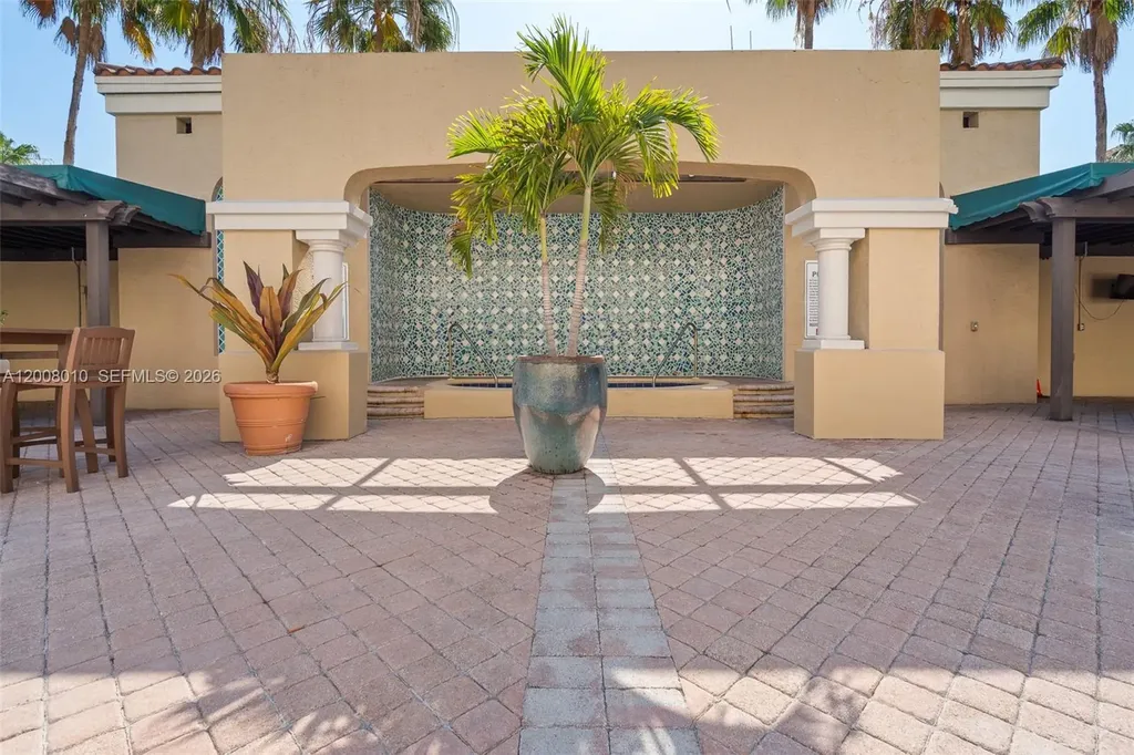 520 SE 5th Avenue Fort Lauderdale FL 33301