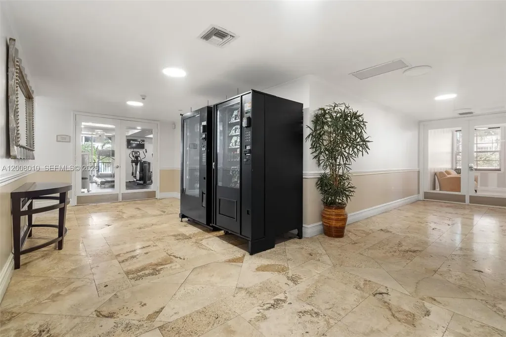 520 SE 5th Avenue Fort Lauderdale FL 33301