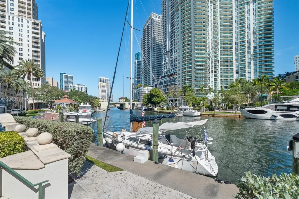 520 SE 5th Avenue Fort Lauderdale FL 33301