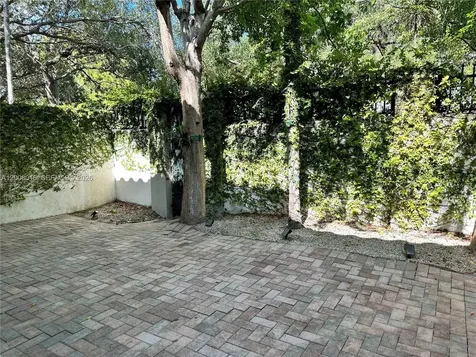 3054 Mcdonald Street Miami FL 33133