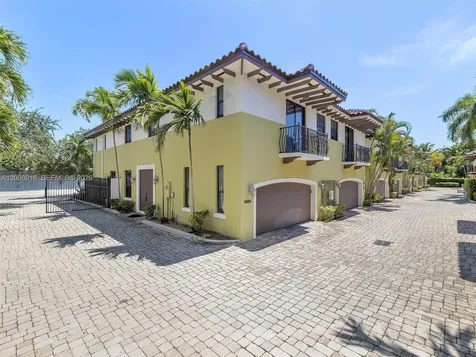 3054 Mcdonald Street Miami FL 33133