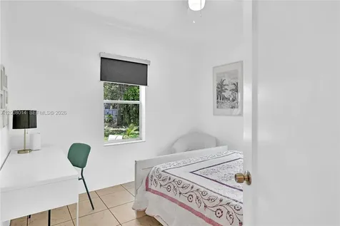 1220 NE 128th Street North Miami FL 33161