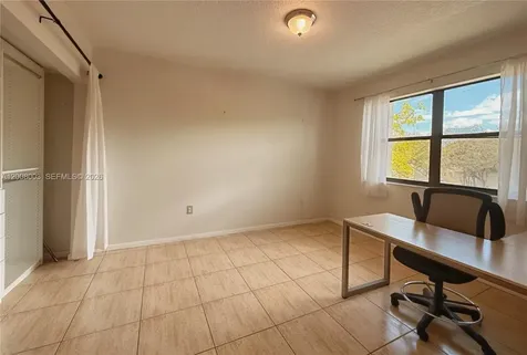 511 Ives Dairy Road Miami FL 33179
