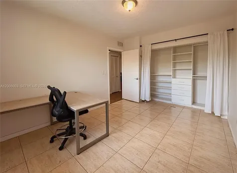 511 Ives Dairy Road Miami FL 33179