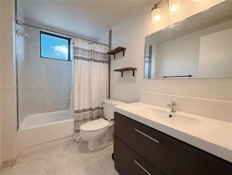 511 Ives Dairy Road Miami FL 33179