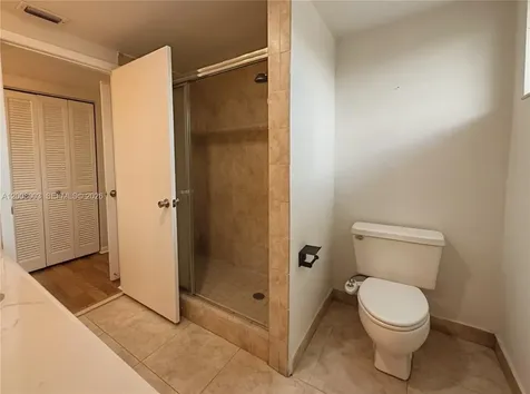 511 Ives Dairy Road Miami FL 33179