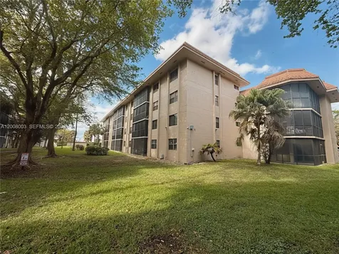 511 Ives Dairy Road Miami FL 33179