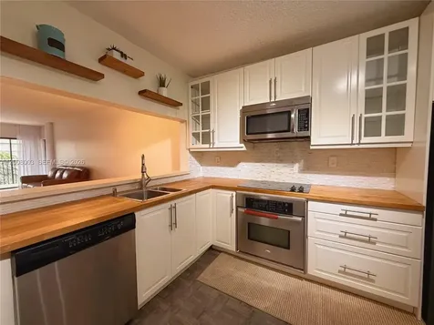 511 Ives Dairy Road Miami FL 33179