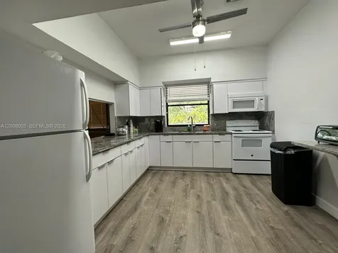 511 Ives Dairy Road Miami FL 33179