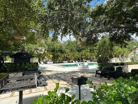 511 Ives Dairy Road Miami FL 33179