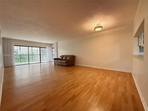 511 Ives Dairy Road Miami FL 33179