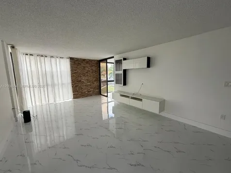 18000 NW 68th Avenue Hialeah FL 33015