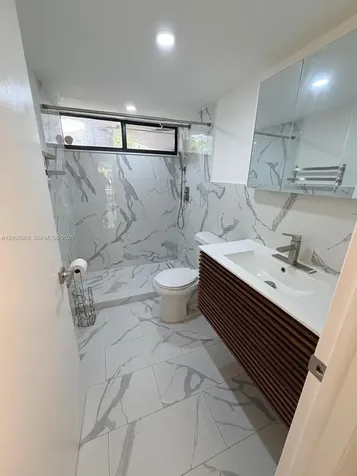 18000 NW 68th Avenue Hialeah FL 33015