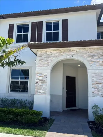 2562 SE 29th Street Homestead FL 33035