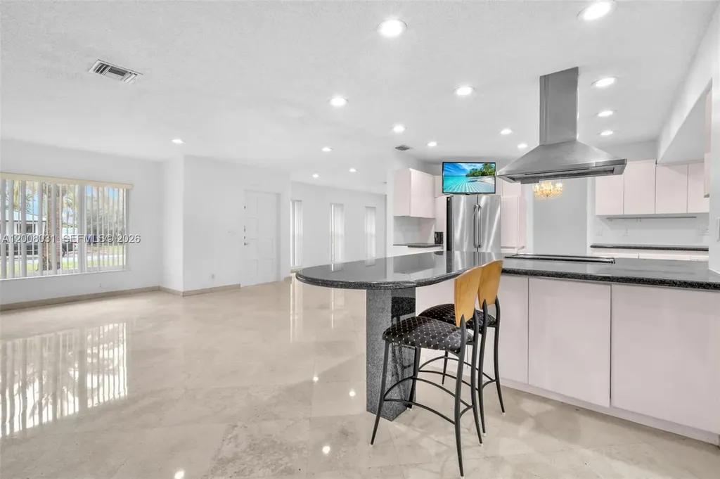 3441 N Hills Drive Hollywood FL 33021