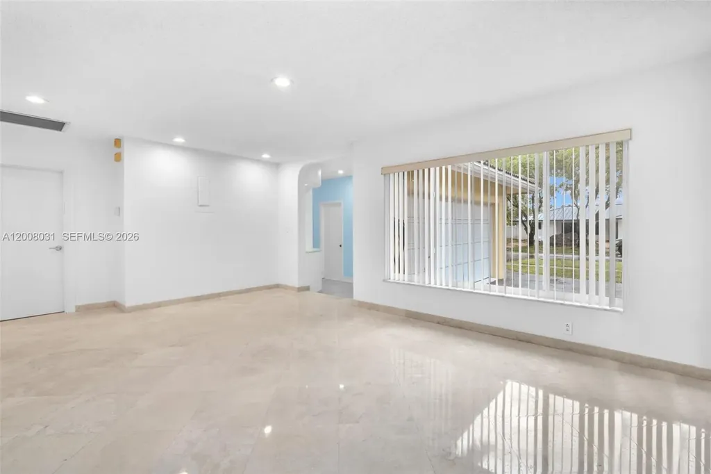 3441 N Hills Drive Hollywood FL 33021