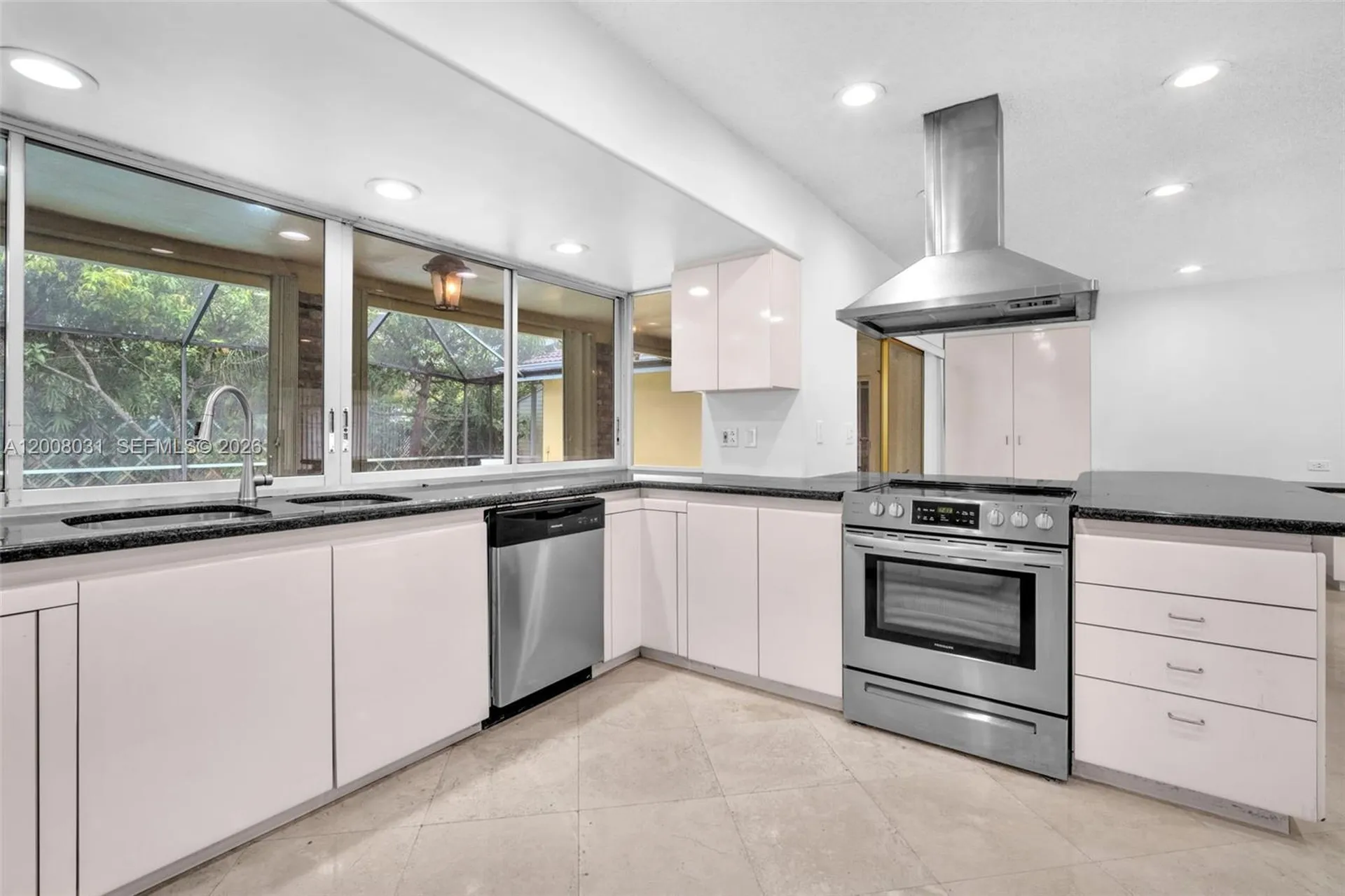 3441 N Hills Drive Hollywood FL 33021