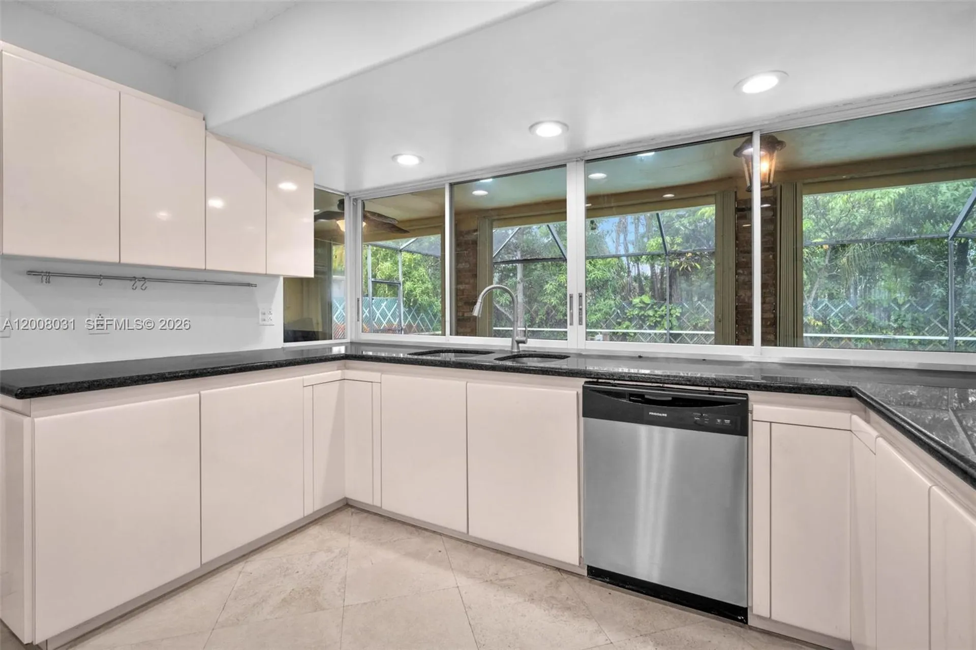 3441 N Hills Drive Hollywood FL 33021