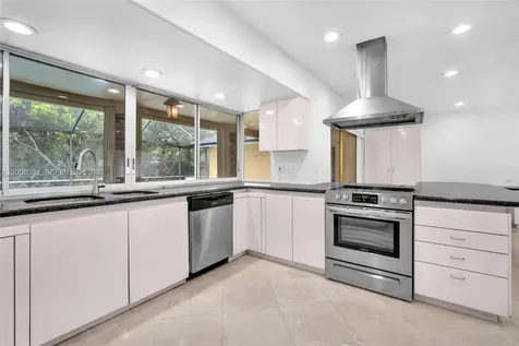 3441 N Hills Drive Hollywood FL 33021