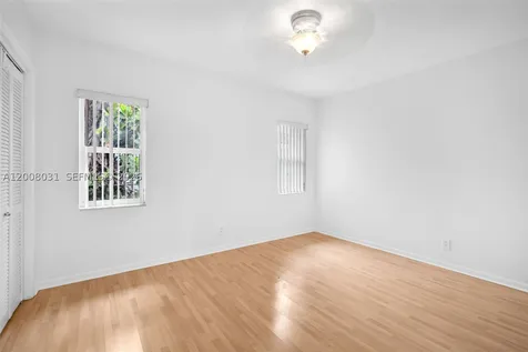 3441 N Hills Drive Hollywood FL 33021