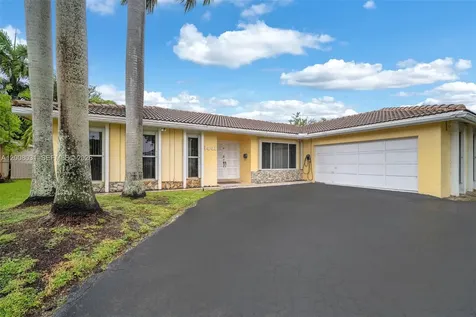 3441 N Hills Drive Hollywood FL 33021
