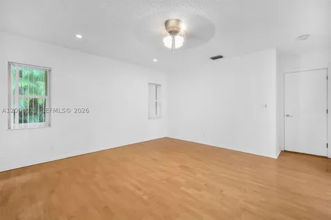 3441 N Hills Drive Hollywood FL 33021