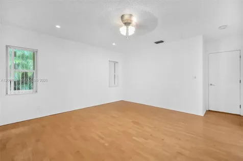 3441 N Hills Drive Hollywood FL 33021