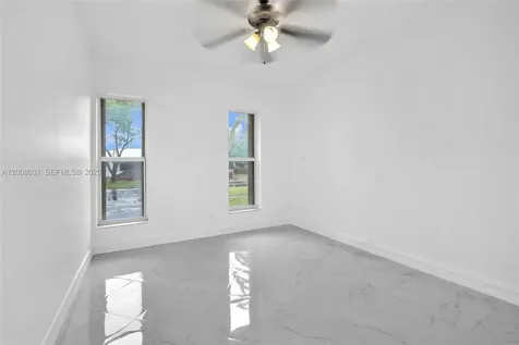 3441 N Hills Drive Hollywood FL 33021