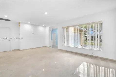 3441 N Hills Drive Hollywood FL 33021