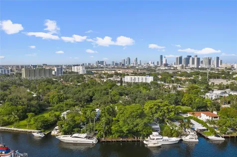 743 NW 9th Avenue Miami FL 33136