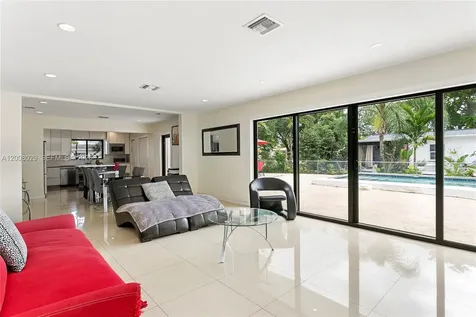 11335 NW 59th Court Hialeah FL 33012