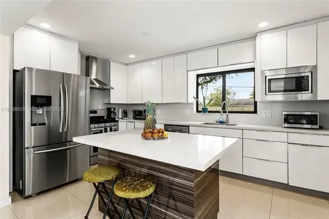 11335 NW 59th Court Hialeah FL 33012