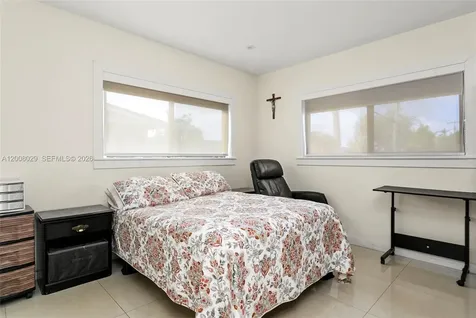 11335 NW 59th Court Hialeah FL 33012