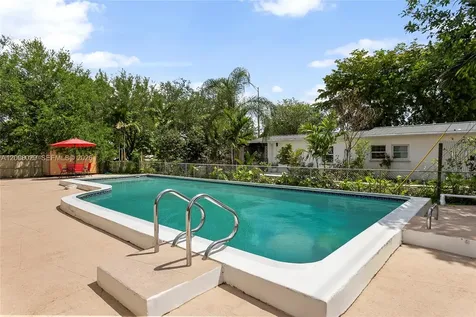 11335 NW 59th Court Hialeah FL 33012