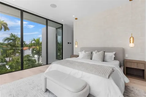 4504 Sheridan Avenue Miami Beach FL 33140