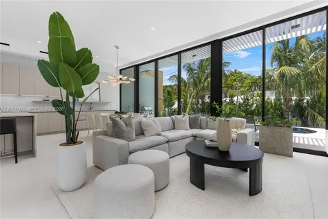 4504 Sheridan Avenue Miami Beach FL 33140