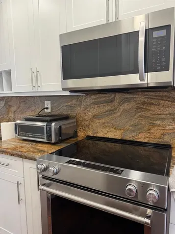 8208 NW 9th Court Plantation FL 33324