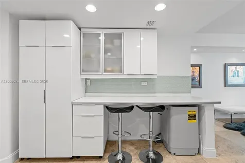 905 Brickell Bay Drive Miami FL 33131