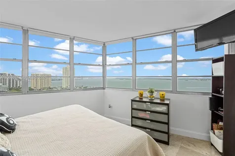 905 Brickell Bay Drive Miami FL 33131