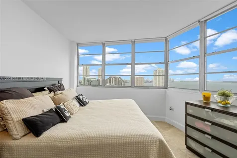 905 Brickell Bay Drive Miami FL 33131