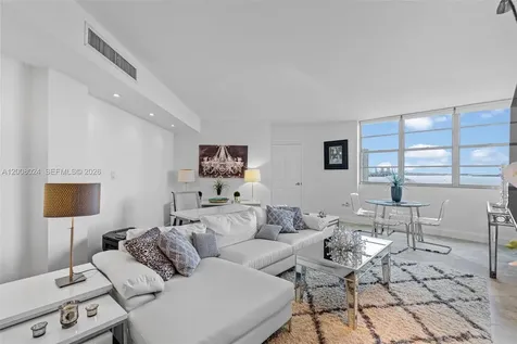 905 Brickell Bay Drive Miami FL 33131