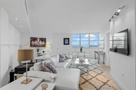 905 Brickell Bay Drive Miami FL 33131